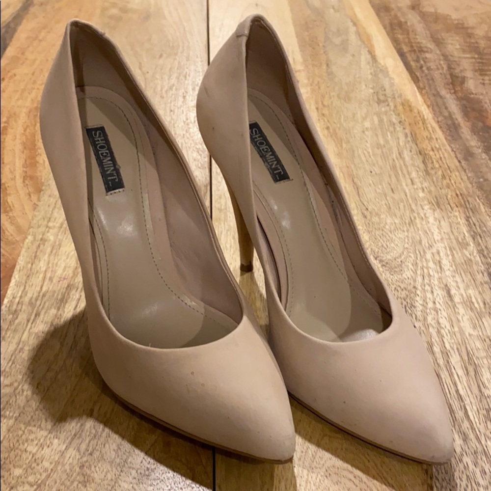 Shoemint nude pumps